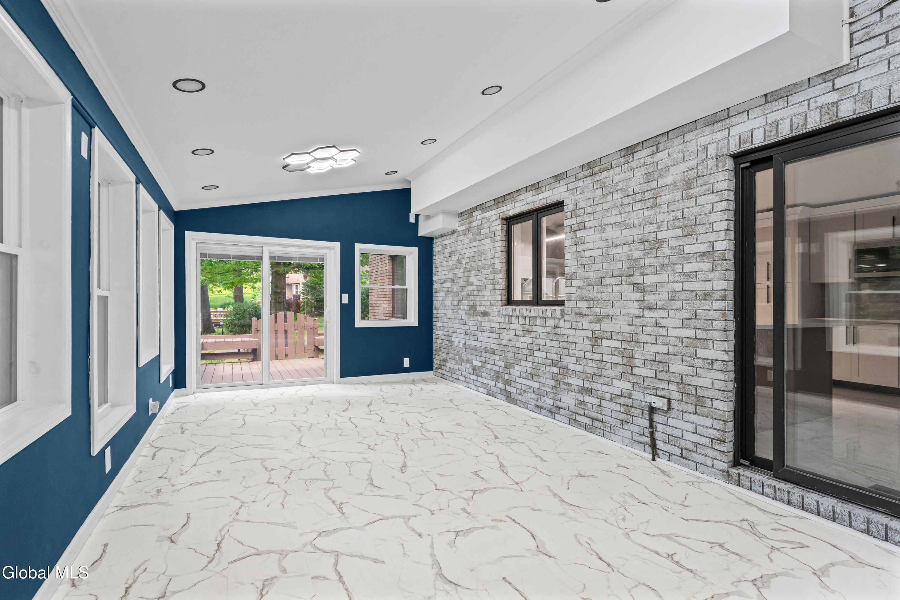 34 Oaktree Lane Niskayuna NY 12309