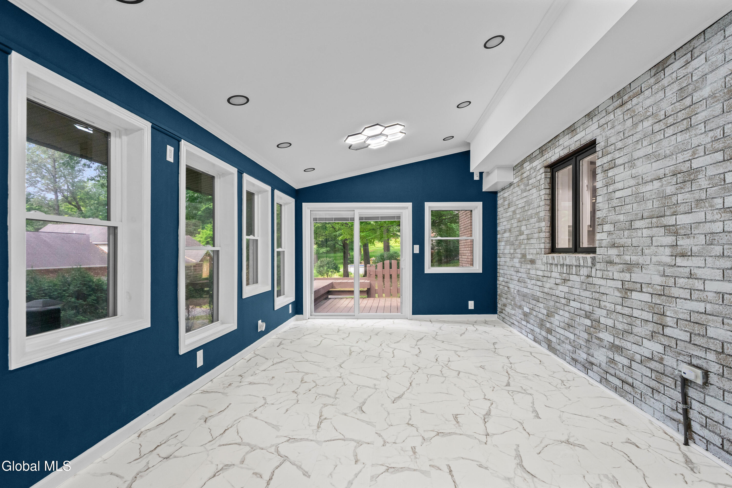 34 Oaktree Lane Niskayuna NY 12309