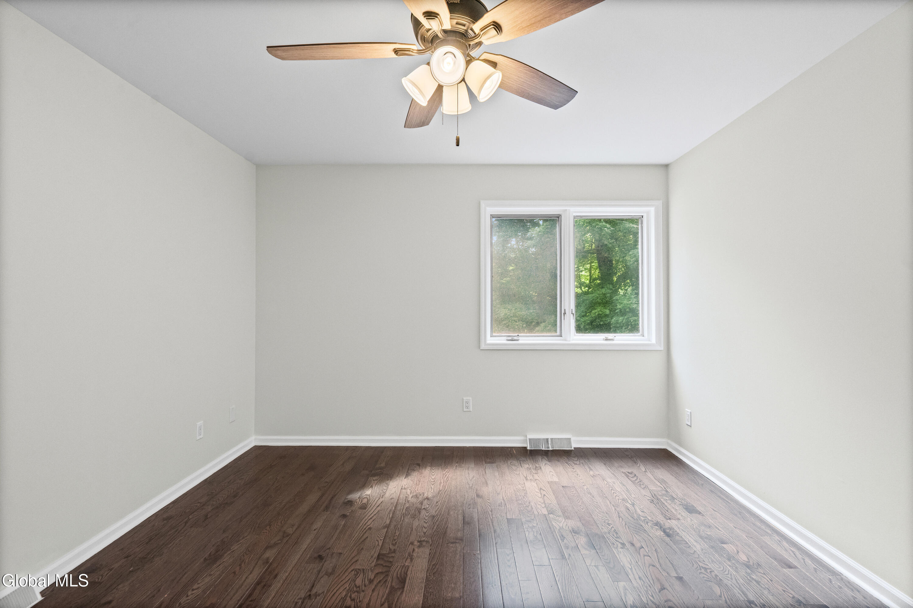 34 Oaktree Lane Niskayuna NY 12309