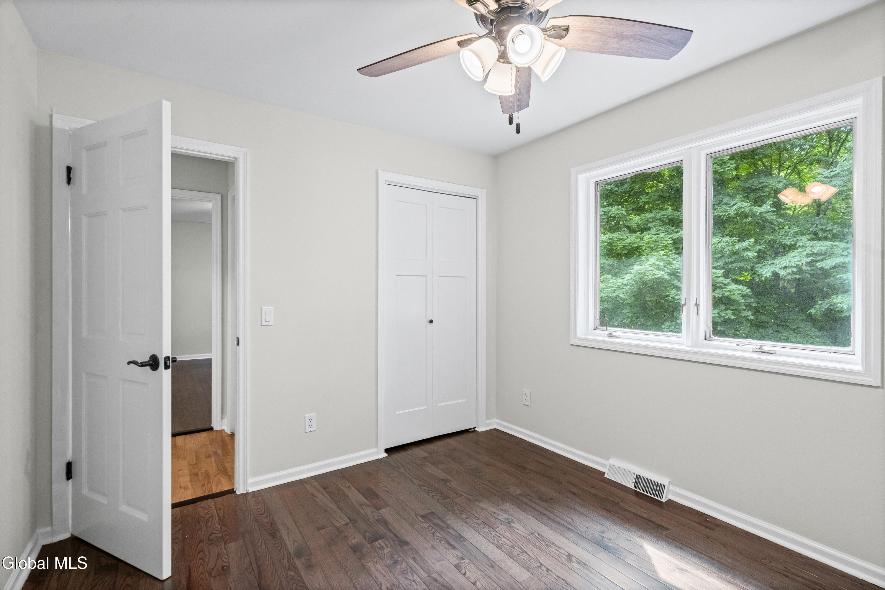 34 Oaktree Lane Niskayuna NY 12309