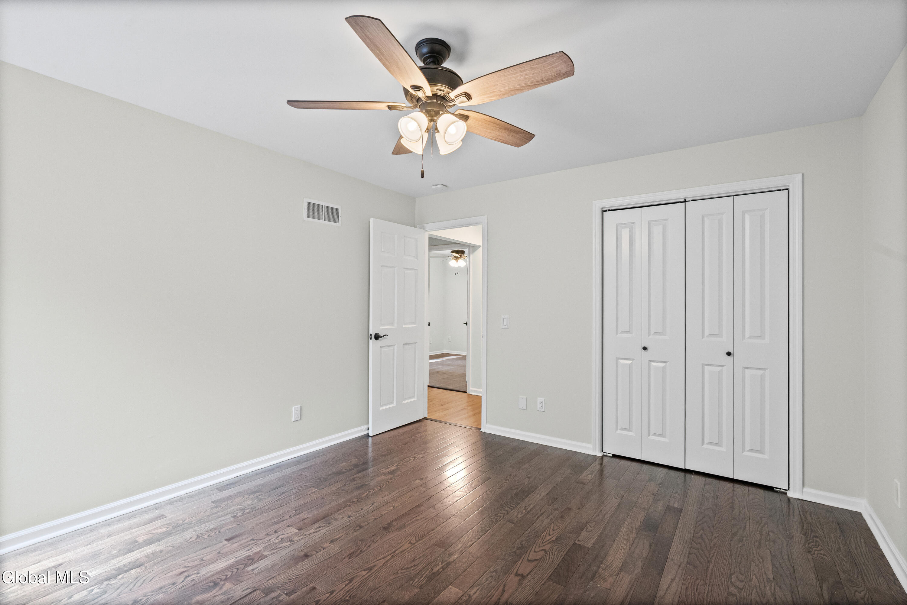 34 Oaktree Lane Niskayuna NY 12309