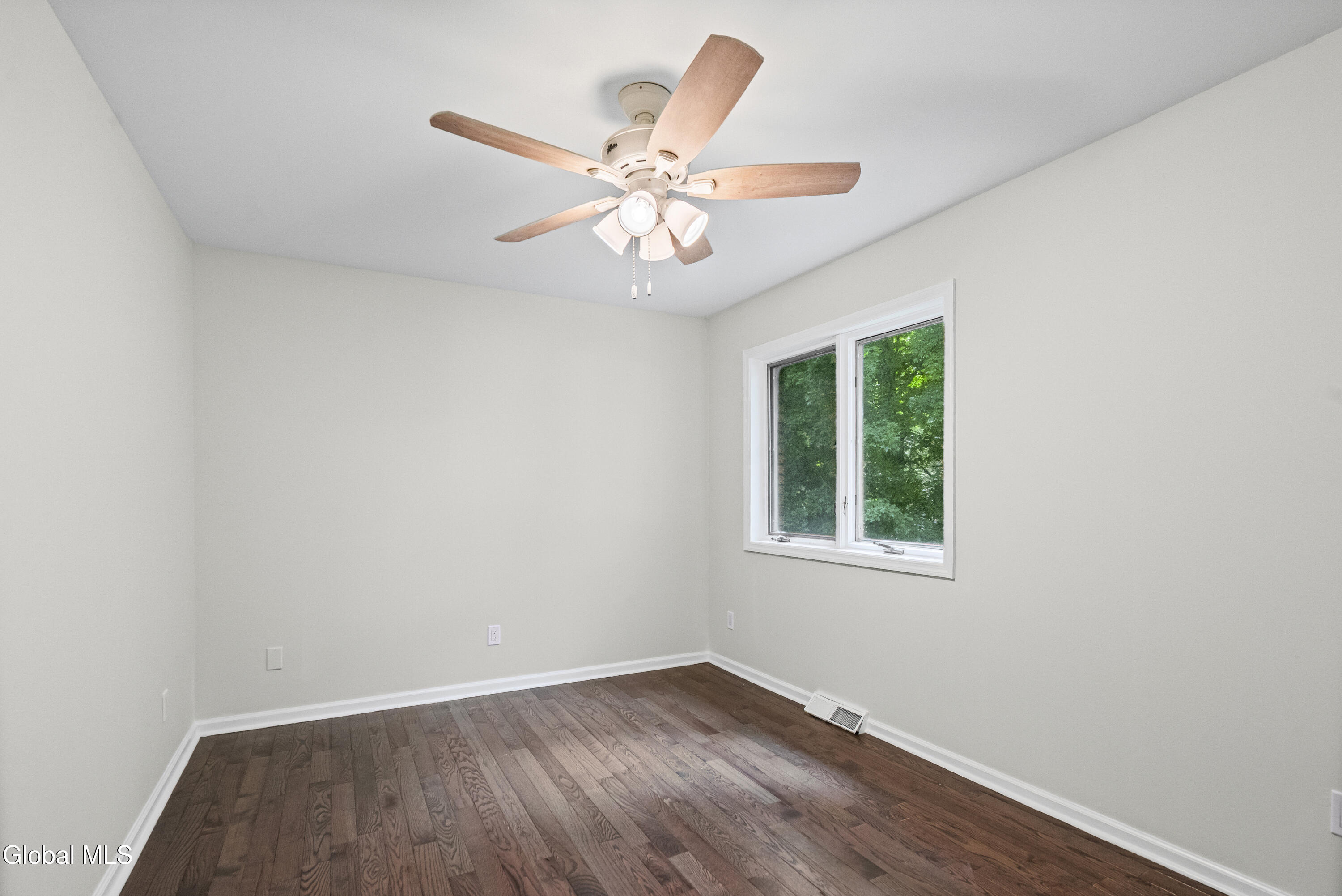 34 Oaktree Lane Niskayuna NY 12309
