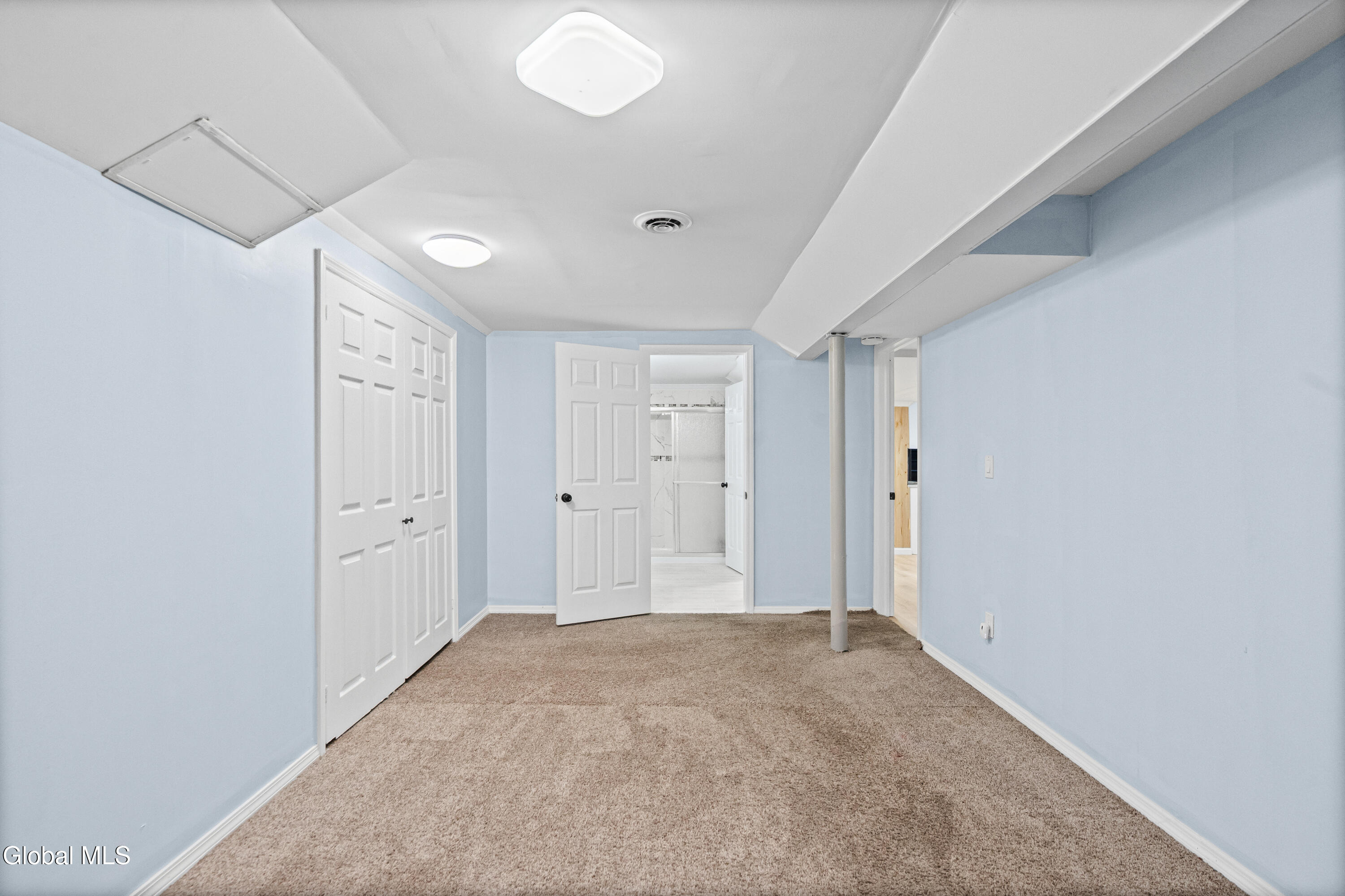 34 Oaktree Lane Niskayuna NY 12309