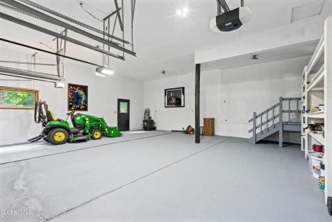34 Oaktree Lane Niskayuna NY 12309