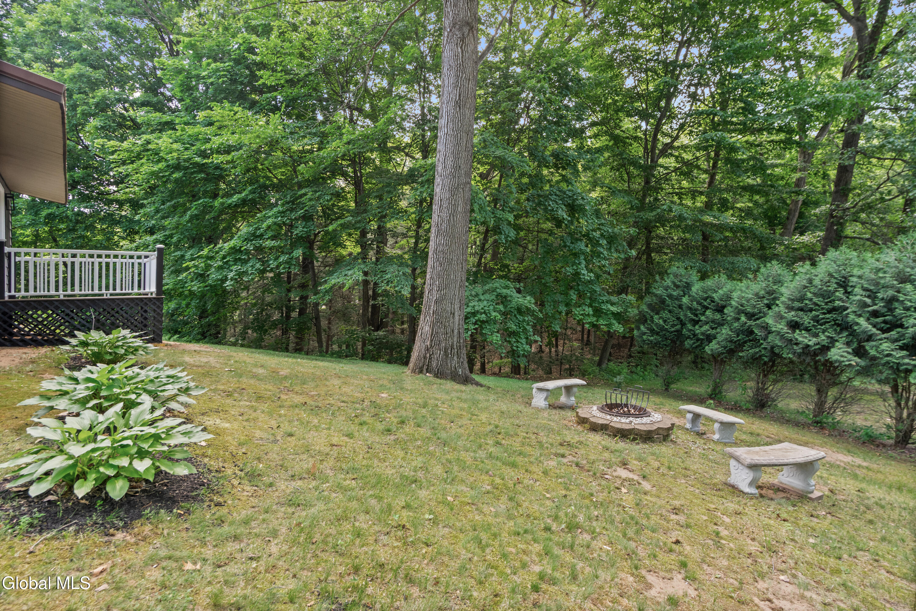 34 Oaktree Lane Niskayuna NY 12309