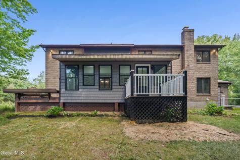 34 Oaktree Lane Niskayuna NY 12309