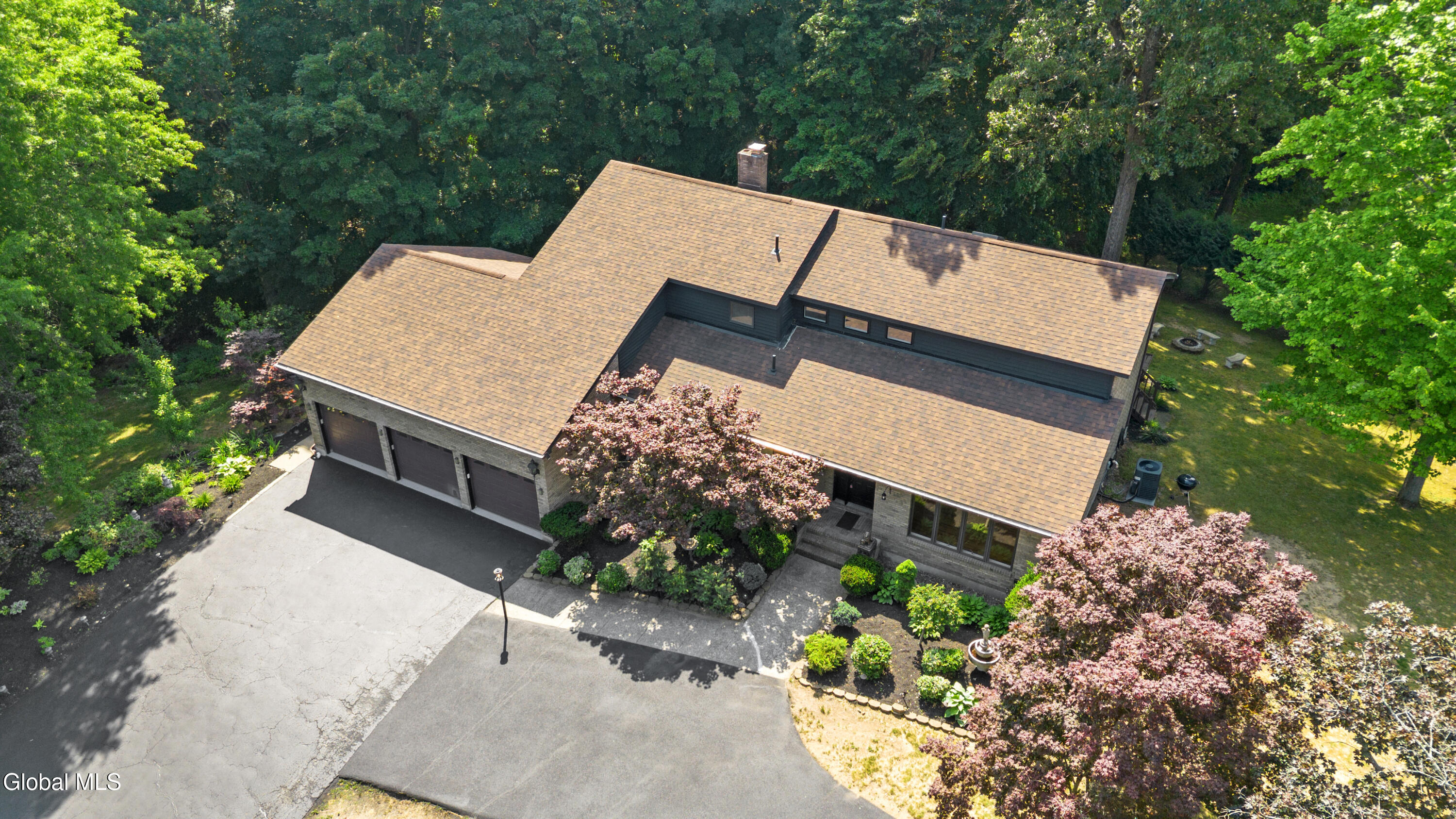 34 Oaktree Lane Niskayuna NY 12309
