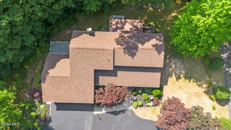34 Oaktree Lane Niskayuna NY 12309