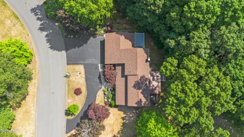 34 Oaktree Lane Niskayuna NY 12309