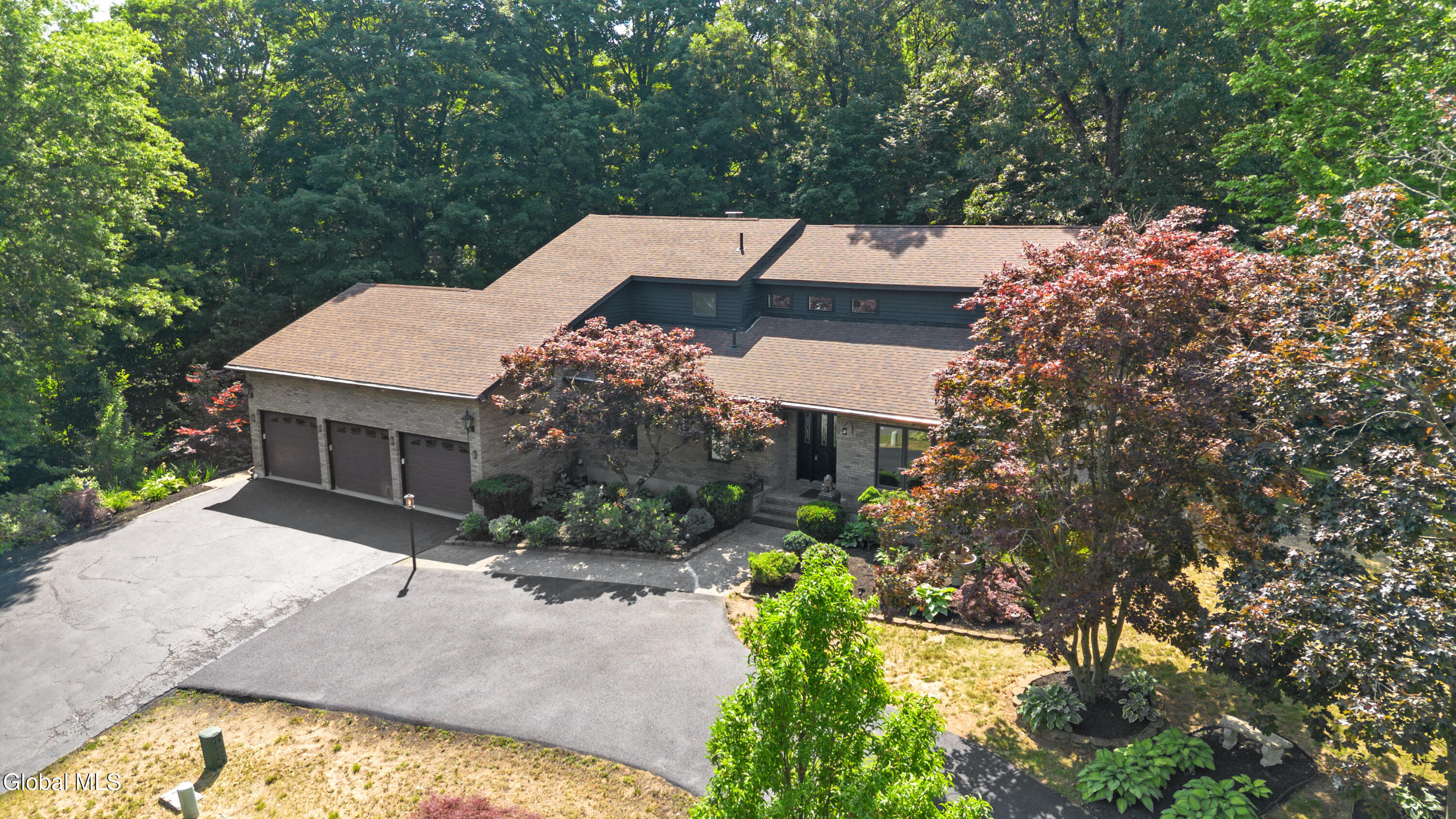 34 Oaktree Lane Niskayuna NY 12309