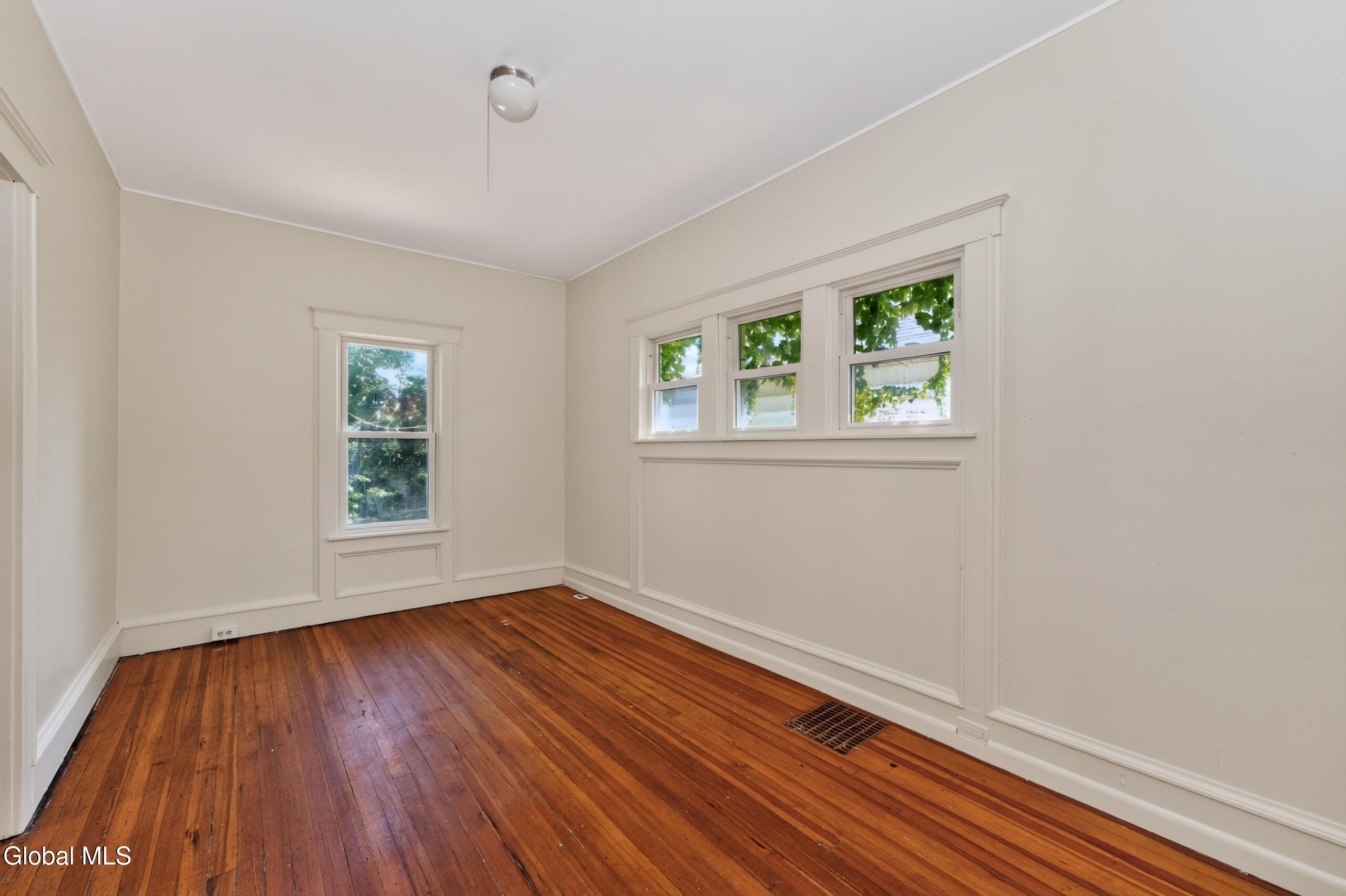 7 Lawn Avenue Albany NY 12204