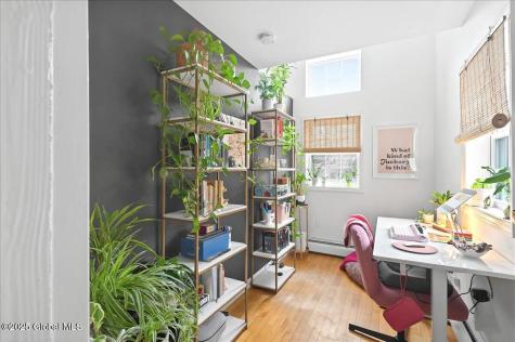 178 Old Niskayuna Road Colonie NY 12110