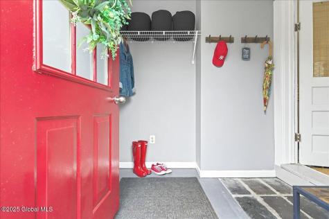 178 Old Niskayuna Road Colonie NY 12110