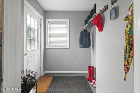 178 Old Niskayuna Road Colonie NY 12110