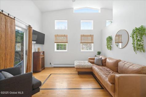 178 Old Niskayuna Road Colonie NY 12110