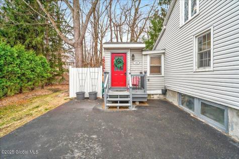 178 Old Niskayuna Road Colonie NY 12110