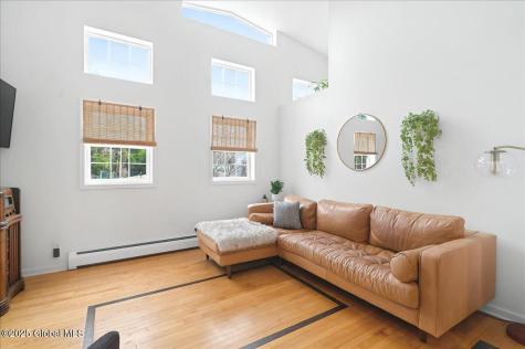 178 Old Niskayuna Road Colonie NY 12110