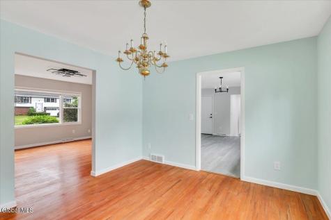 8 Woodland Drive Colonie NY 12309