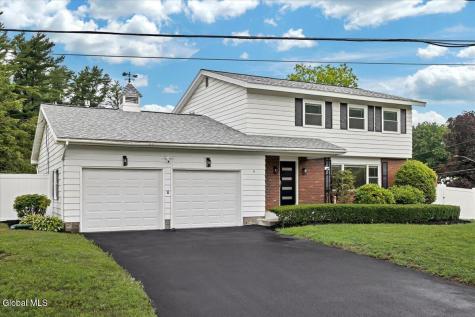 8 Woodland Drive Colonie NY 12309