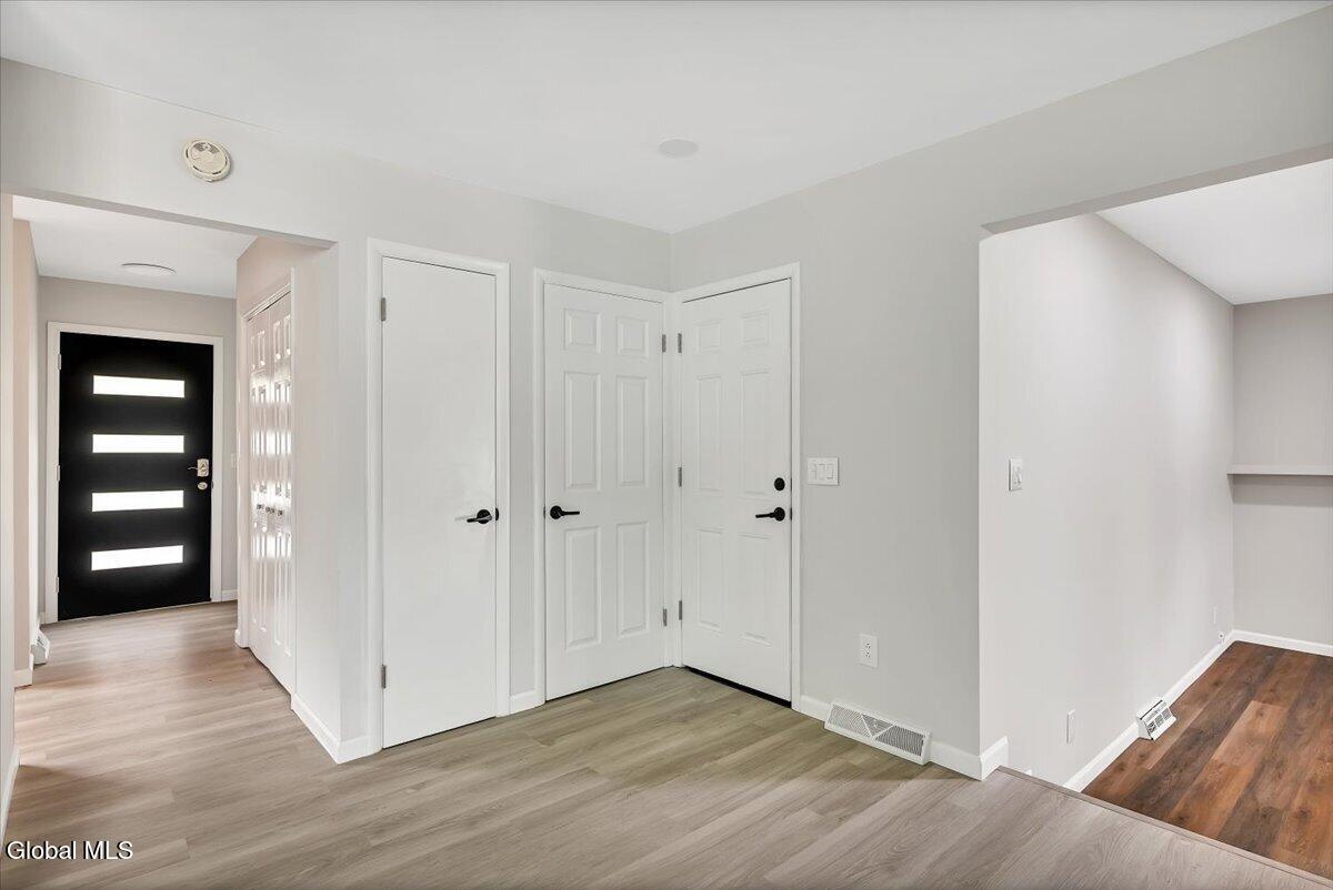 8 Woodland Drive Colonie NY 12309