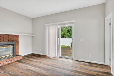 8 Woodland Drive Colonie NY 12309