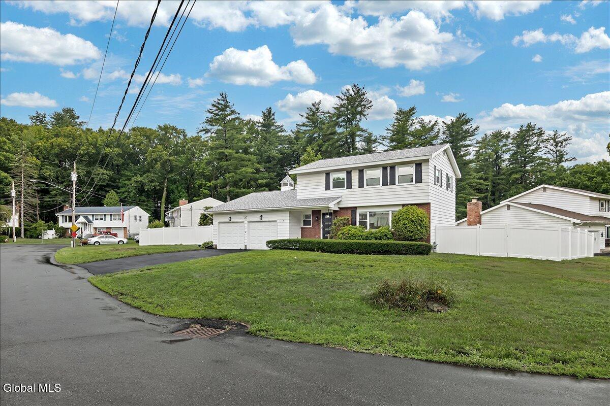 8 Woodland Drive Colonie NY 12309