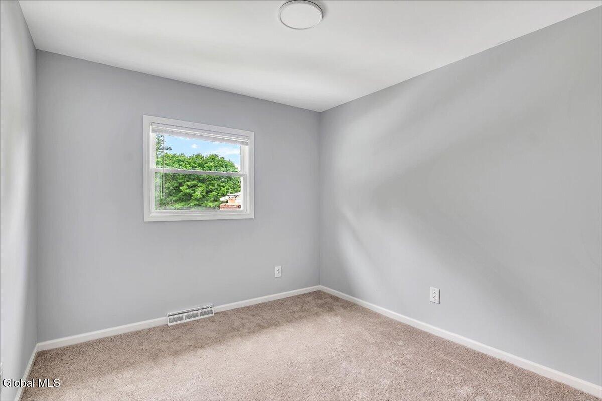 8 Woodland Drive Colonie NY 12309