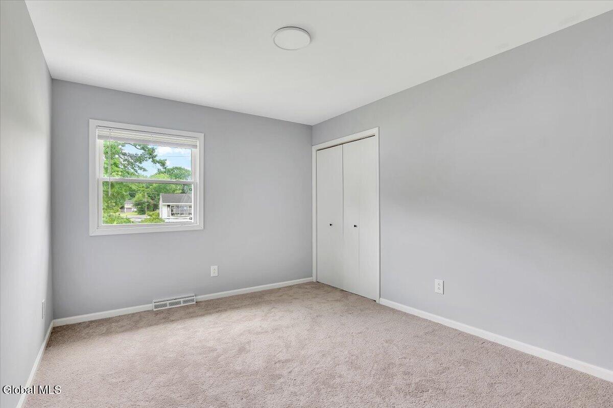 8 Woodland Drive Colonie NY 12309