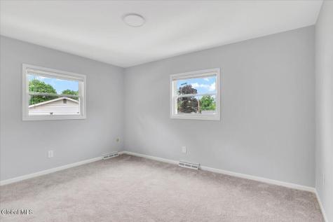 8 Woodland Drive Colonie NY 12309