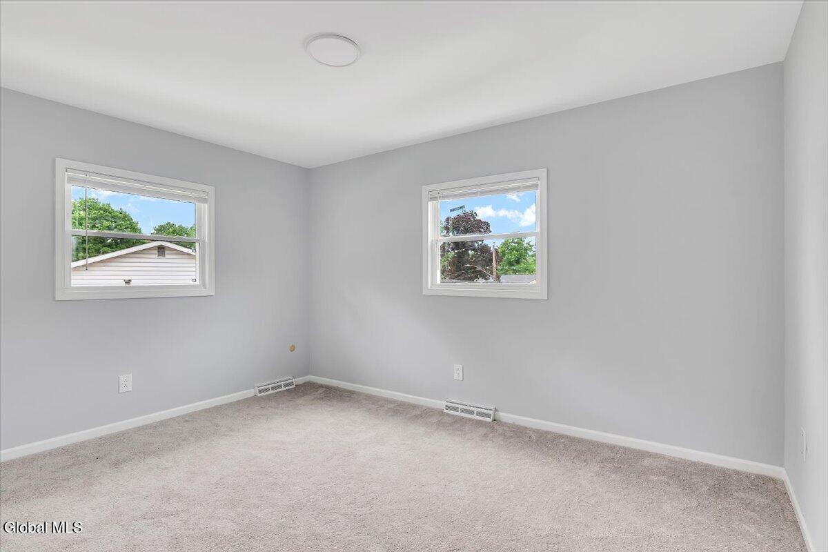 8 Woodland Drive Colonie NY 12309