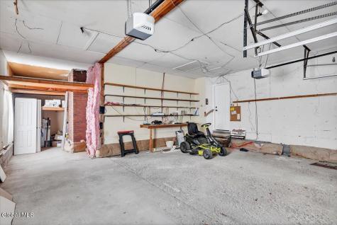 8 Woodland Drive Colonie NY 12309