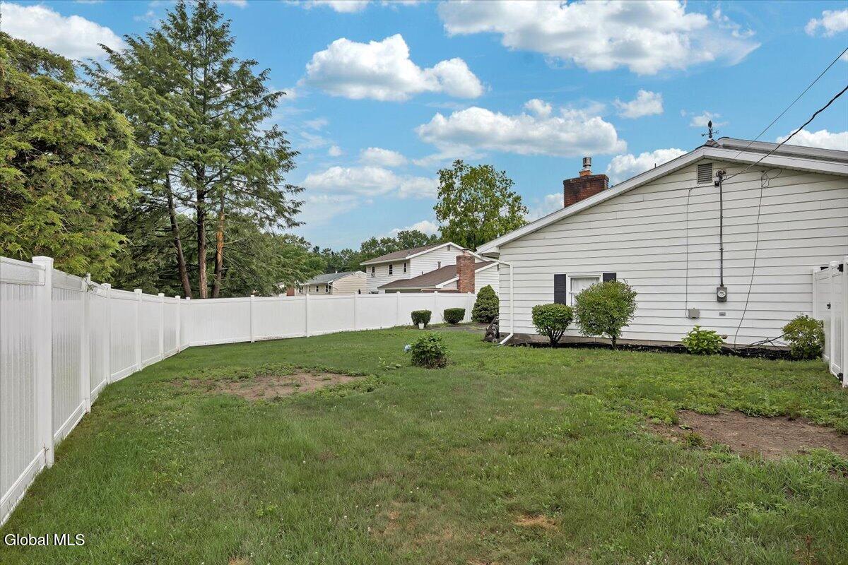 8 Woodland Drive Colonie NY 12309