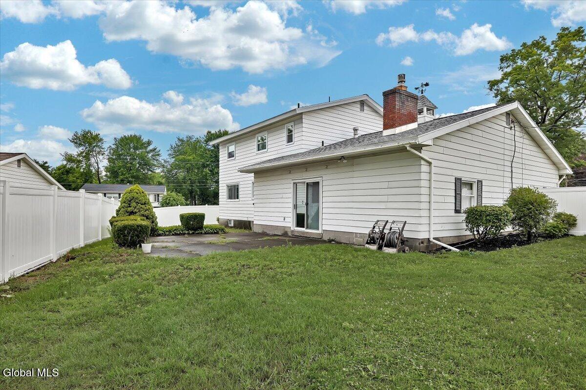 8 Woodland Drive Colonie NY 12309