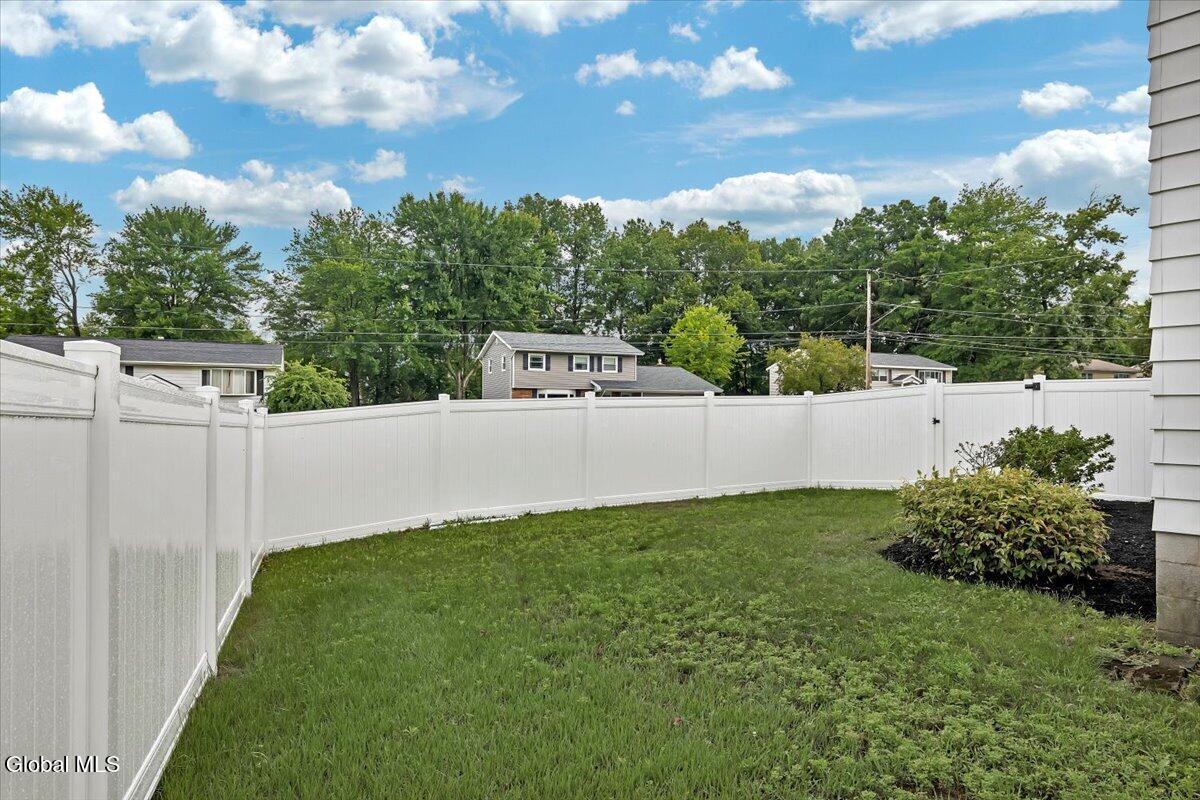 8 Woodland Drive Colonie NY 12309