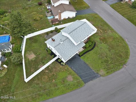 8 Woodland Drive Colonie NY 12309