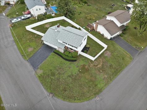 8 Woodland Drive Colonie NY 12309