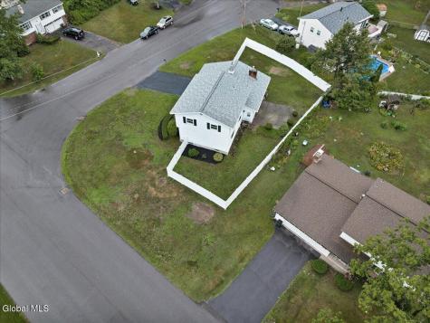 8 Woodland Drive Colonie NY 12309