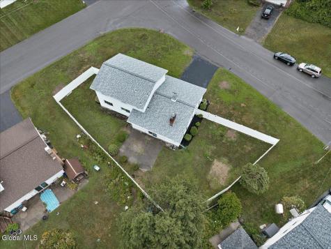8 Woodland Drive Colonie NY 12309
