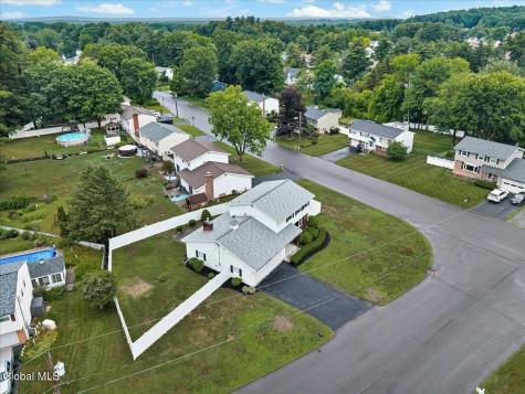 8 Woodland Drive Colonie NY 12309