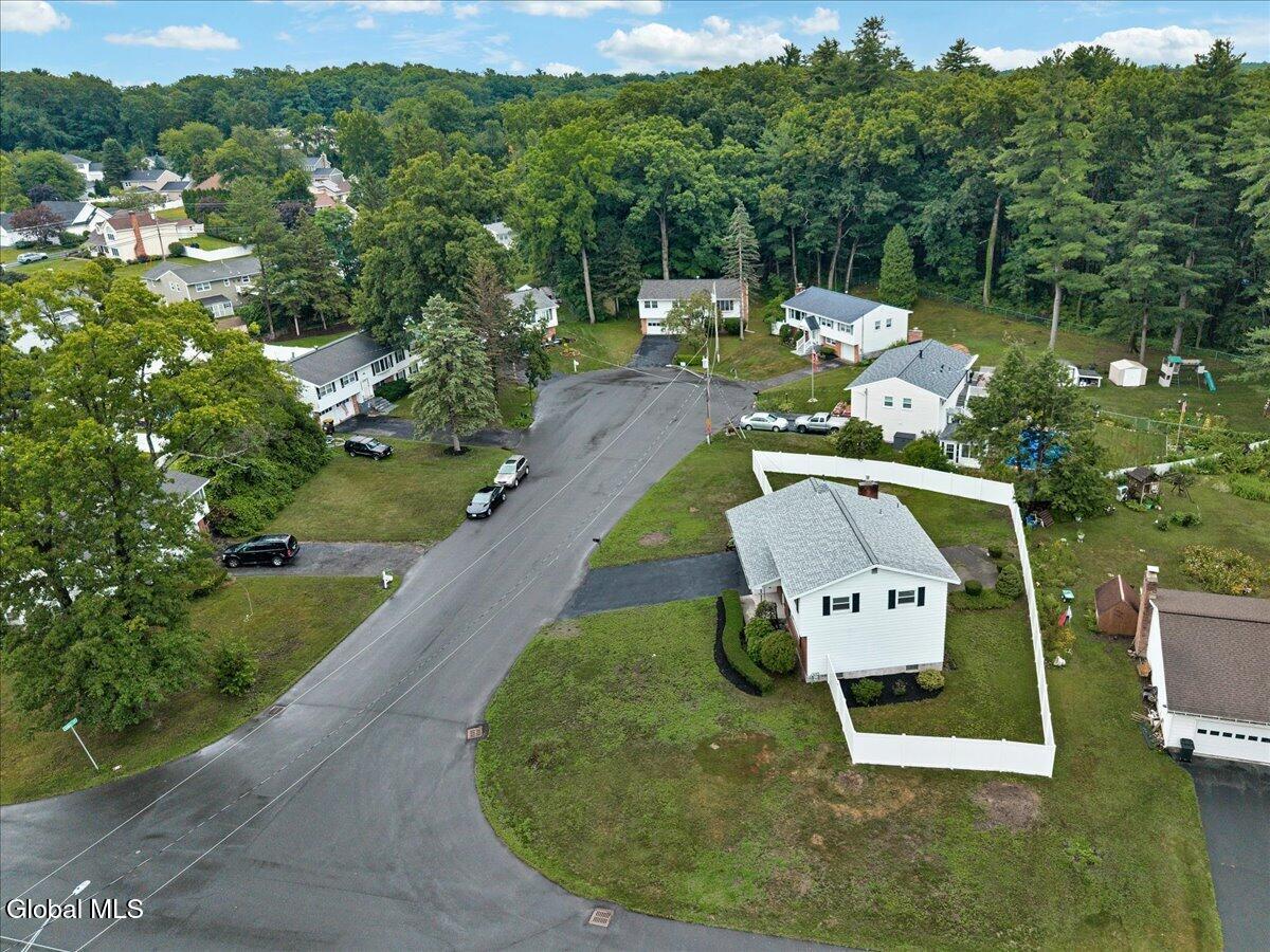 8 Woodland Drive Colonie NY 12309