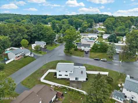 8 Woodland Drive Colonie NY 12309