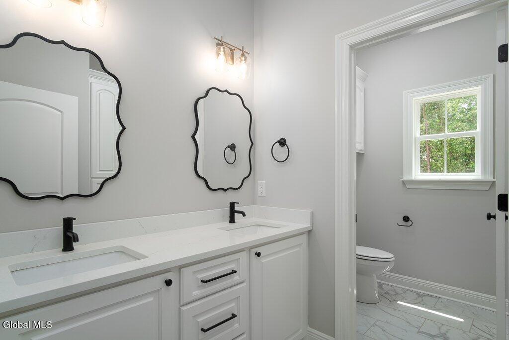 27 Hidden Pond Way Gansevoort NY 12831