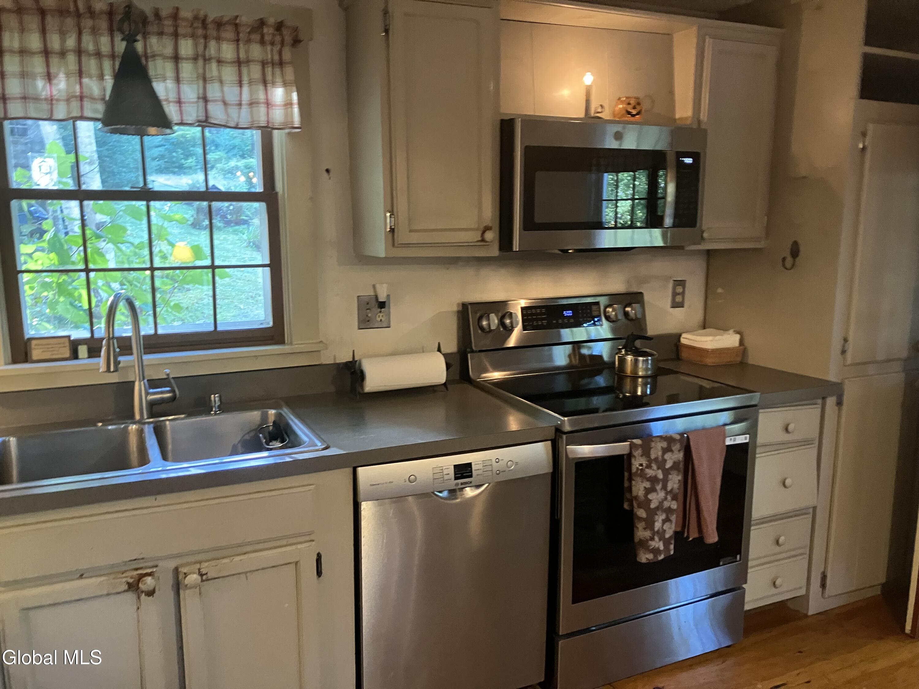 5 Us 9 Schroon Lake NY 12870