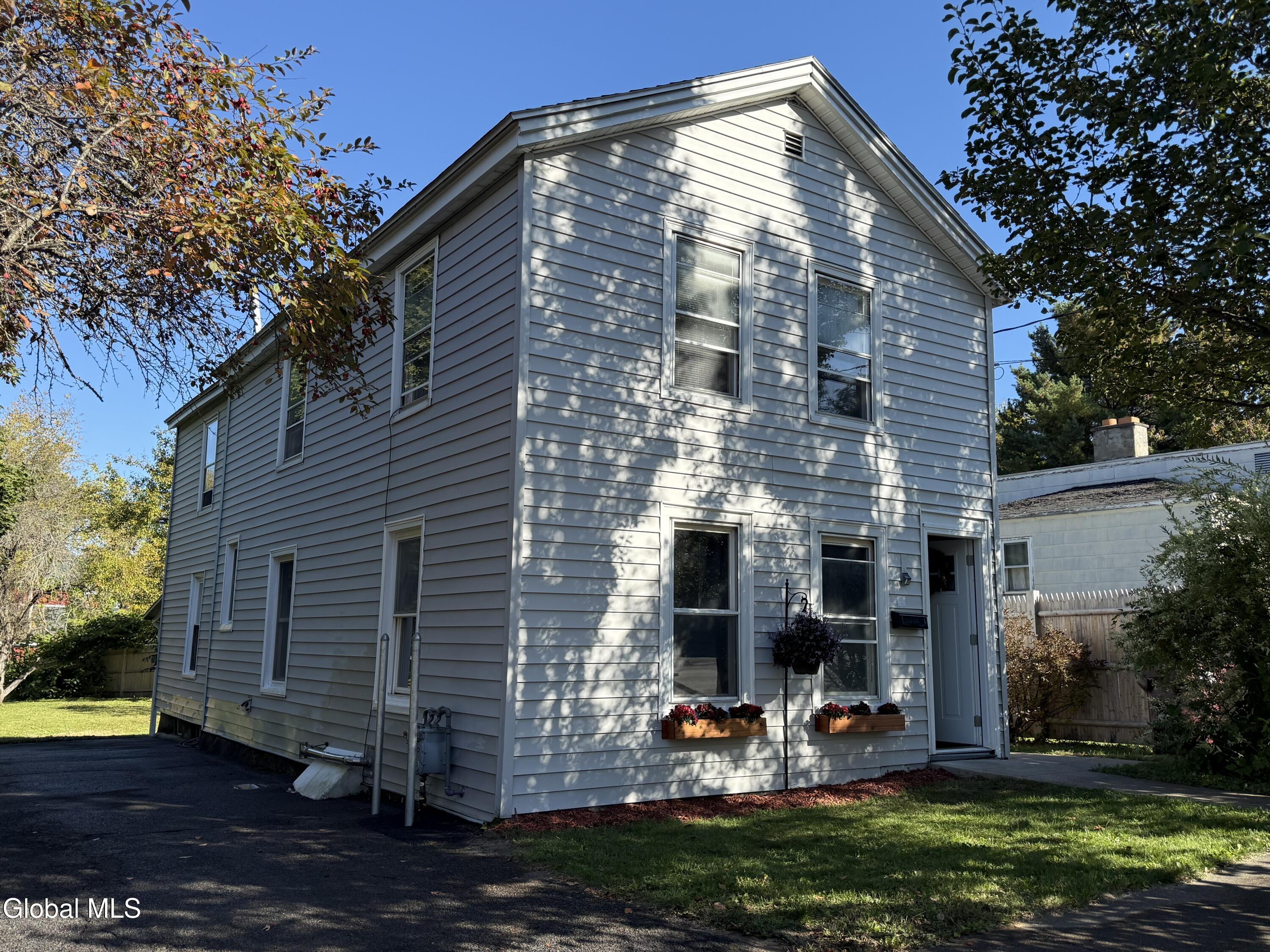 44 W 8th Avenue Gloversville NY 12078