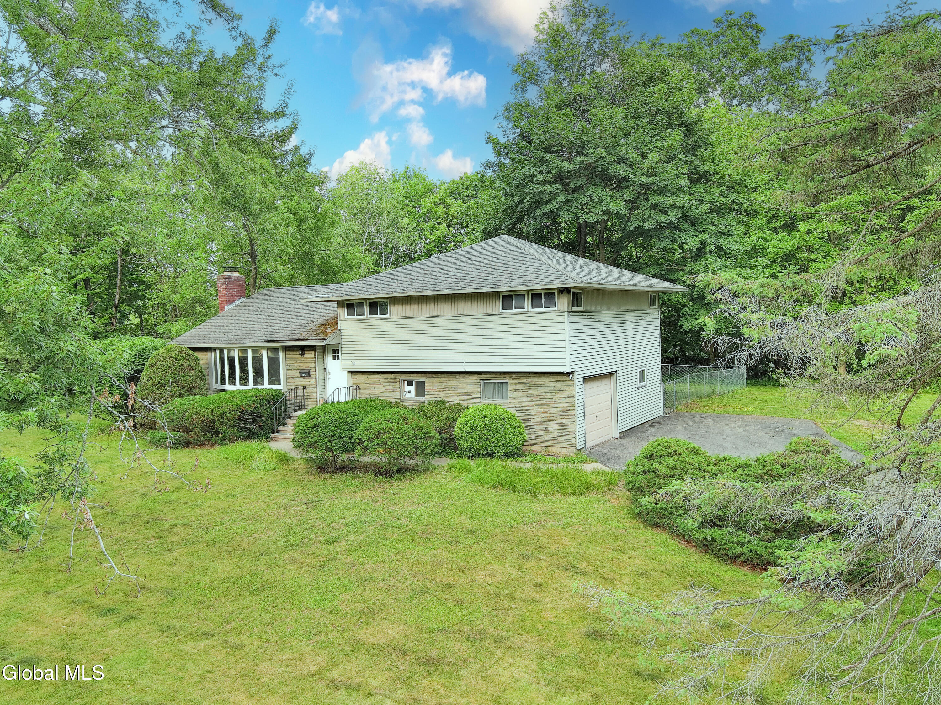 1278 Hawthorn Road Schenectady NY 12309