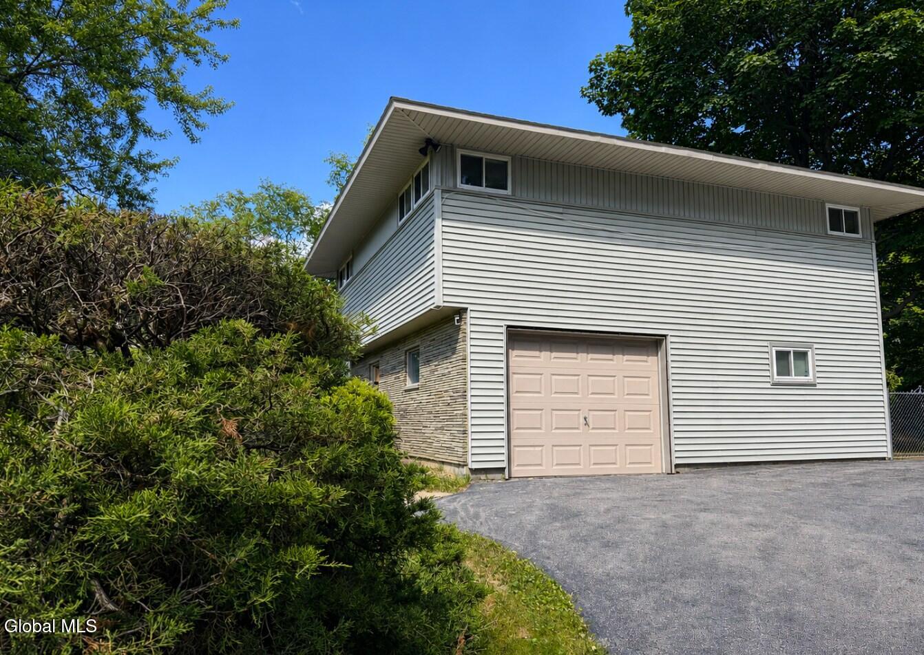 1278 Hawthorn Road Schenectady NY 12309