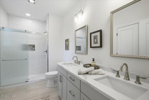 3 Wyatt's Way Clifton Park NY 12065