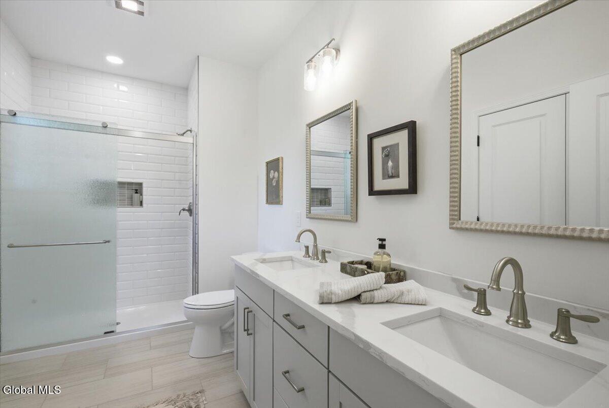 3 Wyatt's Way Clifton Park NY 12065