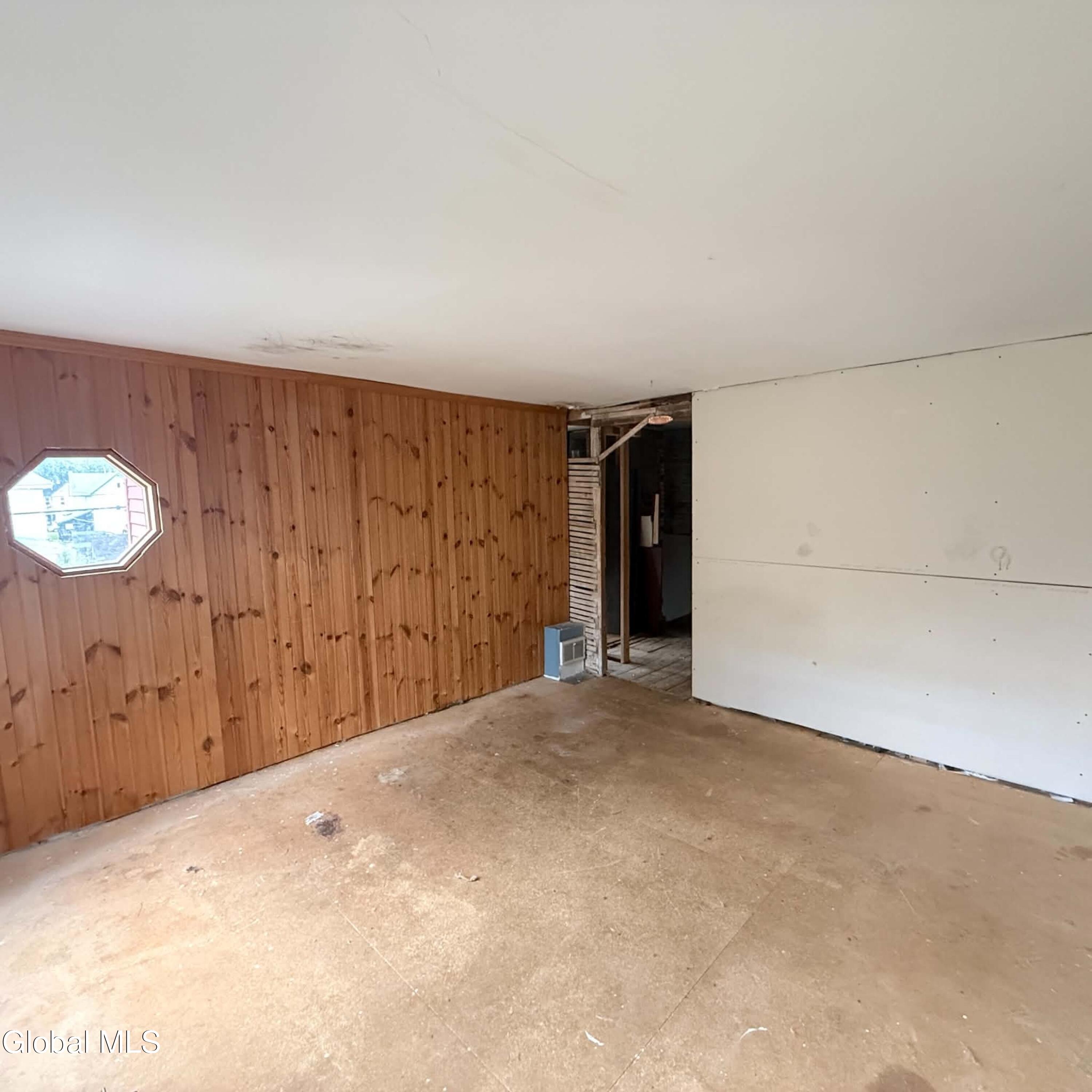 18 Walnut Street Gloversville NY 12078