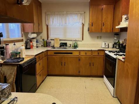 90 Tomhannock Road Valley Falls NY 12185